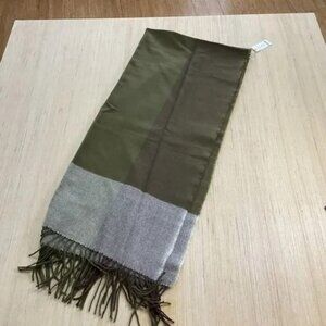 NWT Harve Bernard woven shawl with buttons